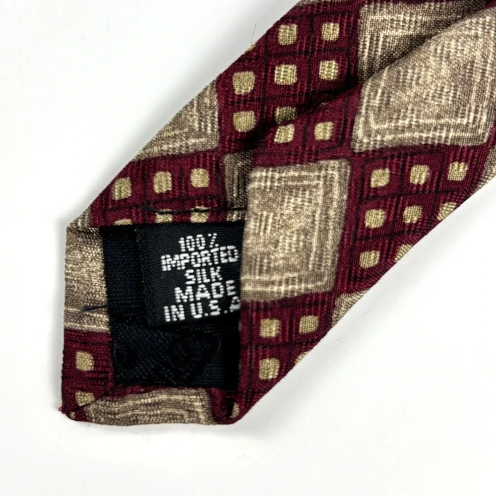 Guess Silk Geometric Pattern Burgundy Gold Men's Necktie Vintage Neck Tie Preppy